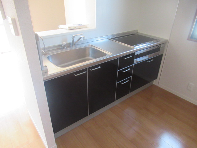 姫路市広畑区小松町３丁目のハイツのキッチン