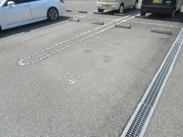 サンテヴィルの駐車場