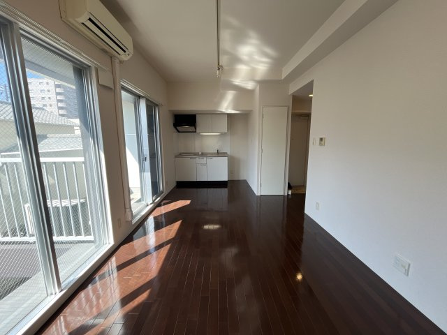 ラ・ベリーザ南今宿の居間・リビング