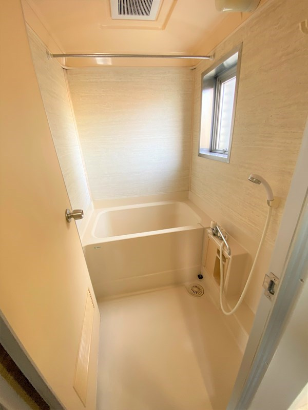 下落合ハウスの浴室