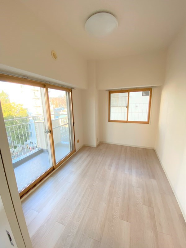 下落合ハウスの寝室