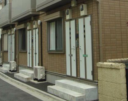 アールズコートⅡ棟のエントランス