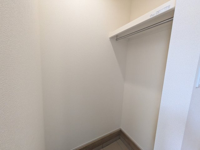 土浦市天川1丁目　3期　新築戸建て2号棟の玄関
