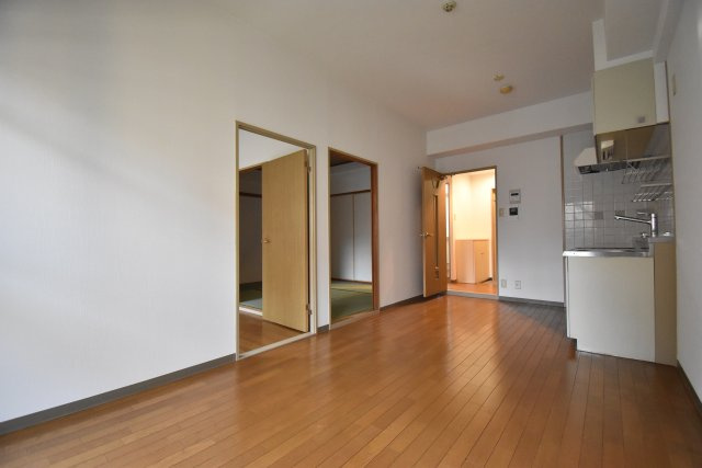 ルミエール住吉の居間・リビング