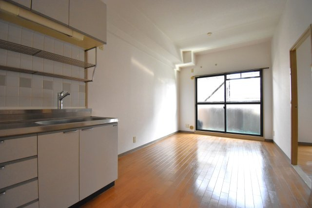 ルミエール住吉の居間・リビング