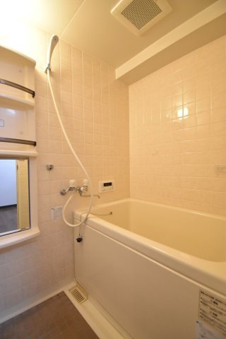 ルミエール住吉の浴室