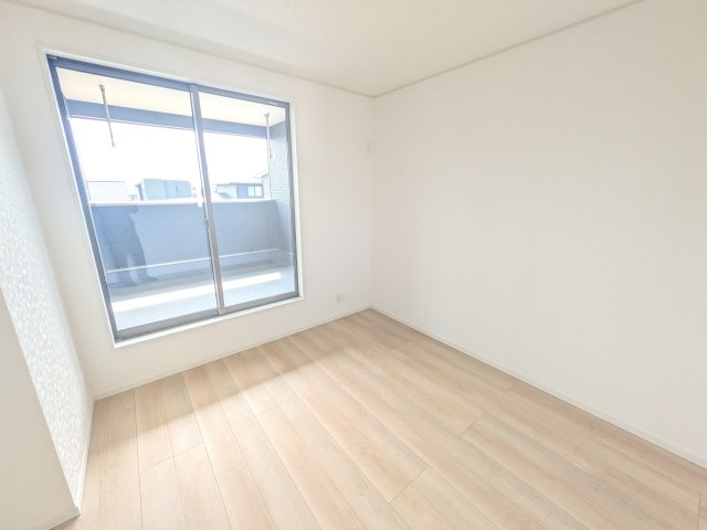 常総市新石下　第10　新築戸建　2号棟の洋室|陽当たりの良い明るい洋室です♪
