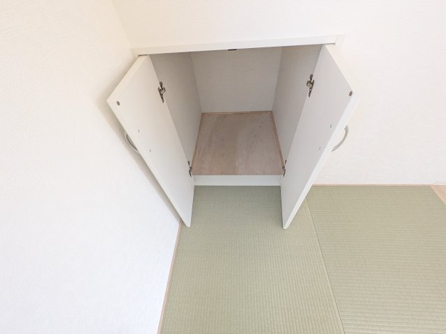 常総市新石下　第10　新築戸建　2号棟の収納