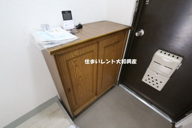 平和コーポの玄関