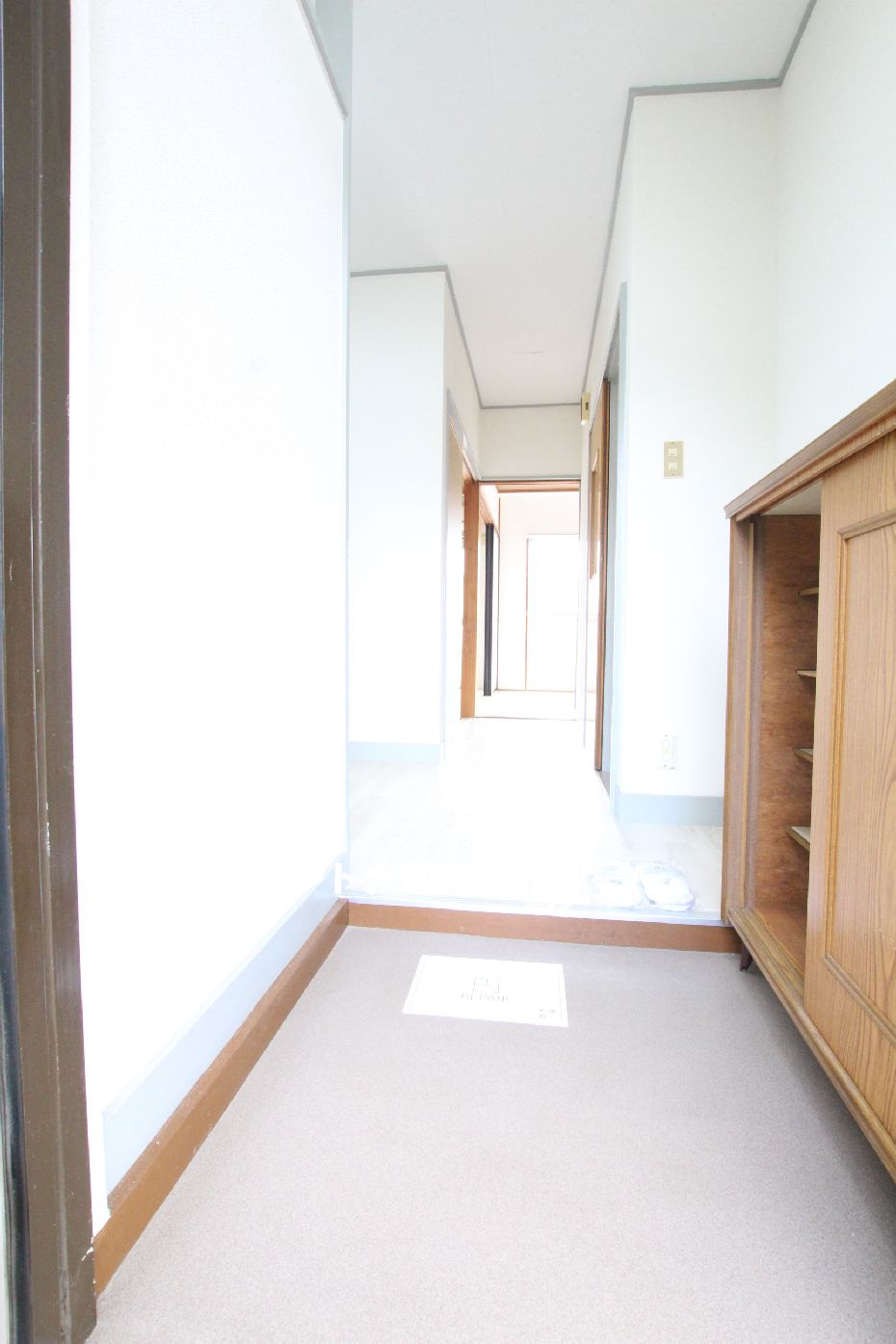 平和コーポの玄関