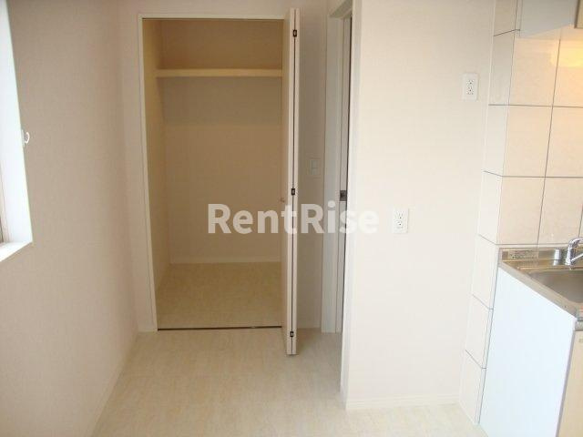 サンパレスⅦの収納|リビング収納