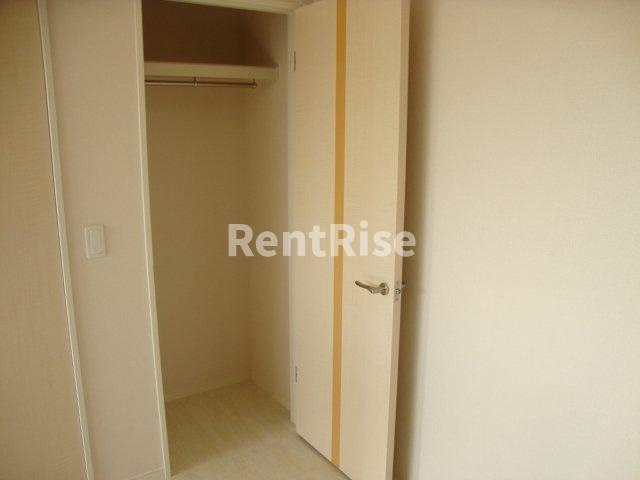 サンパレスⅦの洋室|南洋室クローゼット