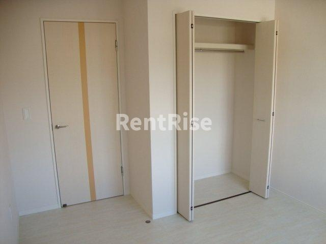 サンパレスⅦの洋室|北洋室クローゼット