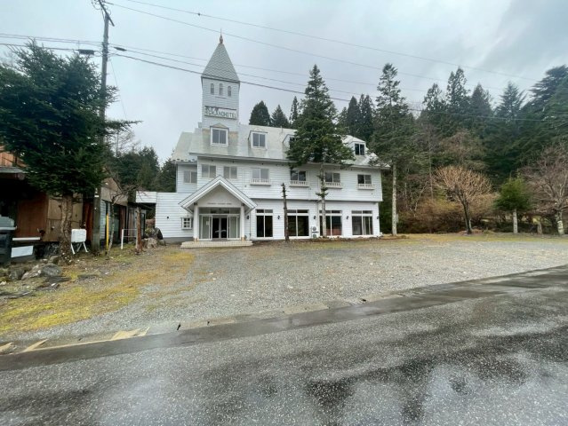 長野県駒ケ根市　売りホテルの外観
