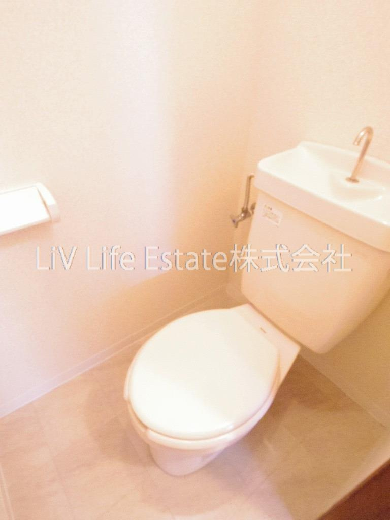 小平市鈴木町２丁目の賃貸マンションのトイレ