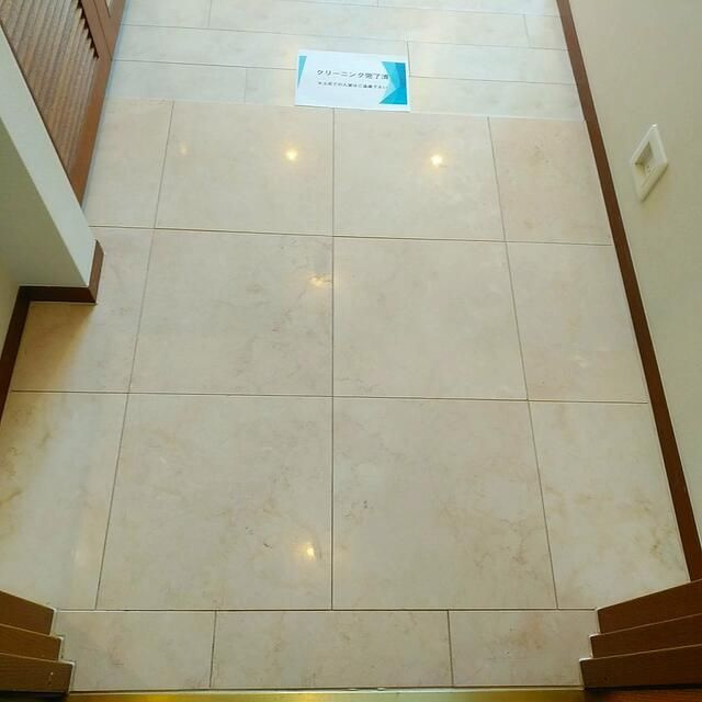 ルーフ御茶ノ水ヒルズの玄関