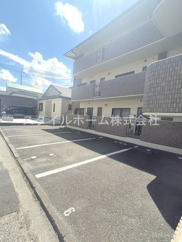 KASUGAハイツの駐車場