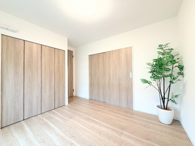 【洋室】 | 六ッ川団地1-5号棟 | ◆気持ちの良い風が室内へ入り込む居室。家具を配置しても広々ご利用いただけます！！