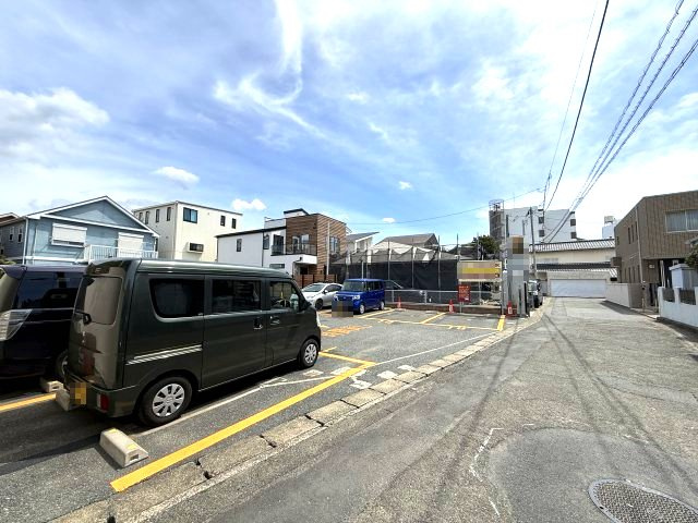 海まで1分！リゾートライフ　閑静な住宅街の前面道路含む現地写真|前面道路