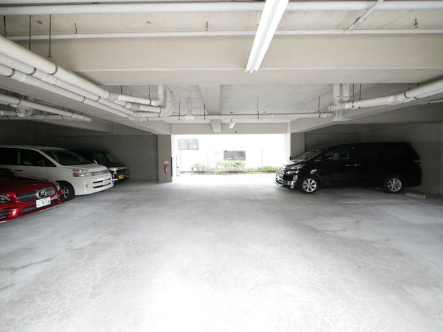 エクセルコート芦屋の駐車場