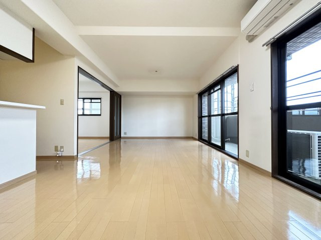 グランドール桜井の居間・リビング