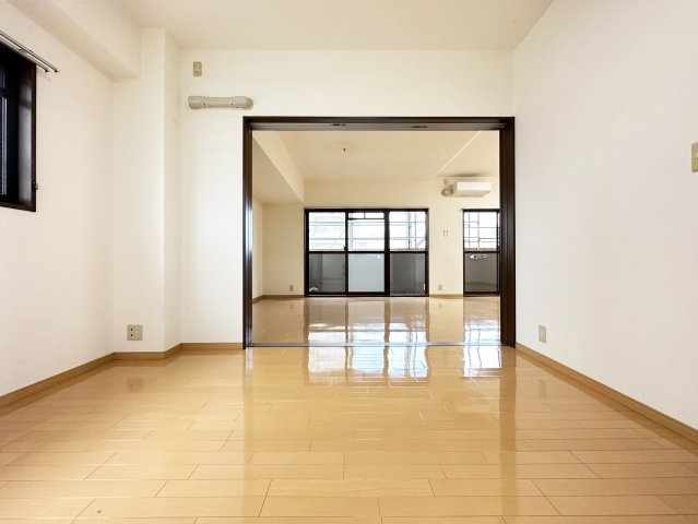 グランドール桜井の居間・リビング