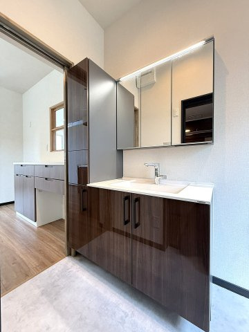 西野4条8丁目の独立洗面台