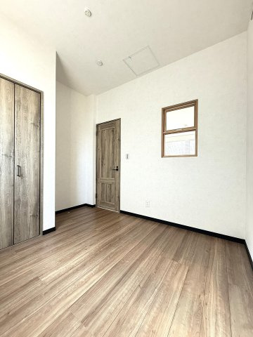 西野4条8丁目の洋室