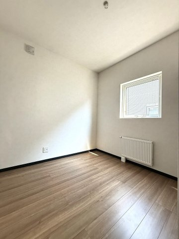 西野4条8丁目の洋室