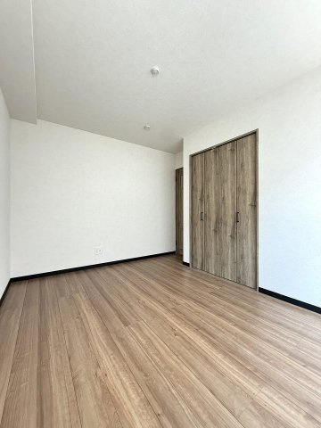 西野4条8丁目の洋室