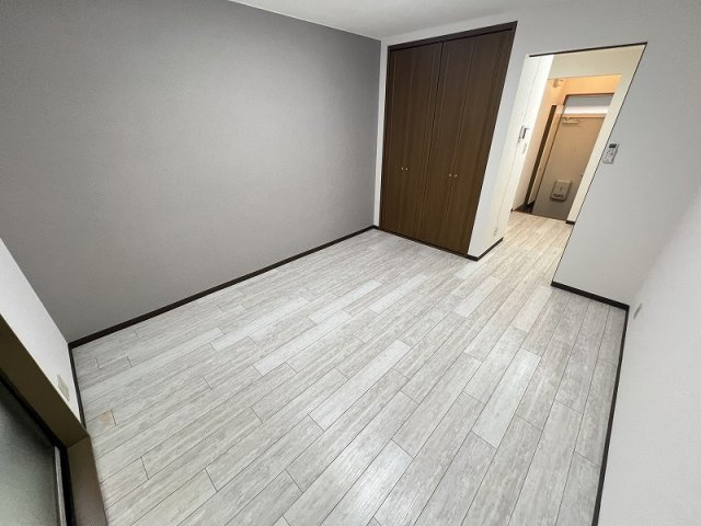 延明ハイツの洋室