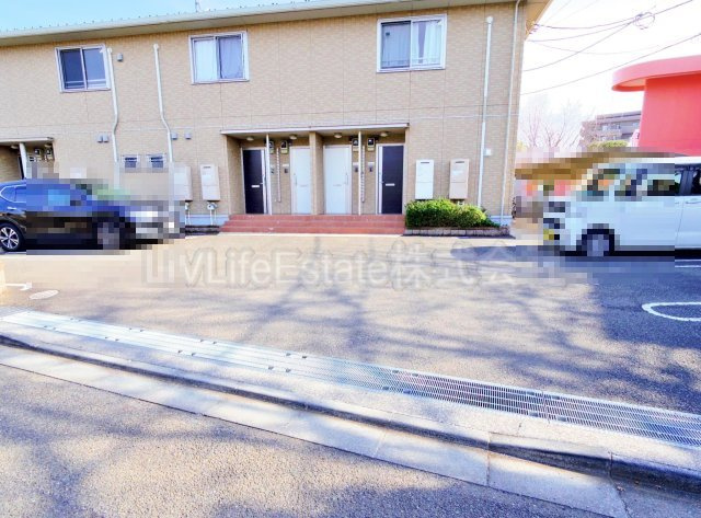 プレジール田無の駐車場