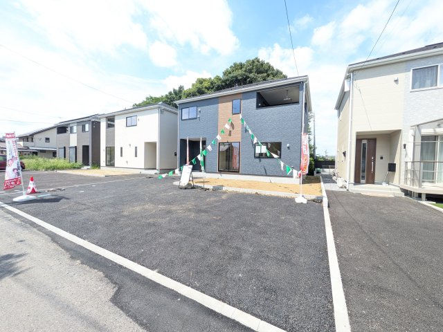 かすみがうら市下稲吉　第15　新築戸建て　５号棟の前面道路含む現地写真
