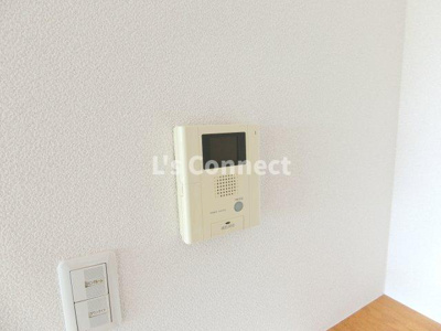 【セキュリティ】 | くれが泉中央 | 突然の来客時もＴＶモニターホンでしっかり確認。