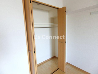 【設備】 | くれが泉中央 | 各洋室にクローゼット付き。