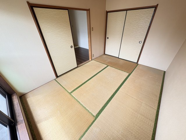 グリーンリーフ市川 A棟の和室
