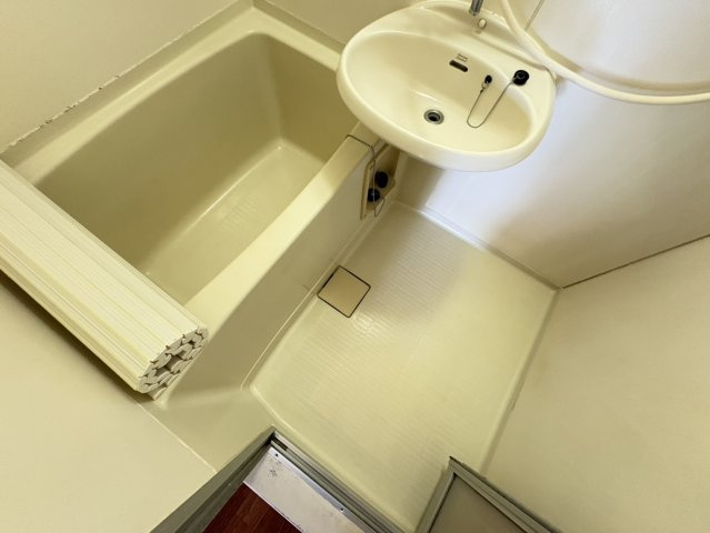 グリーンリーフ市川 A棟の浴室