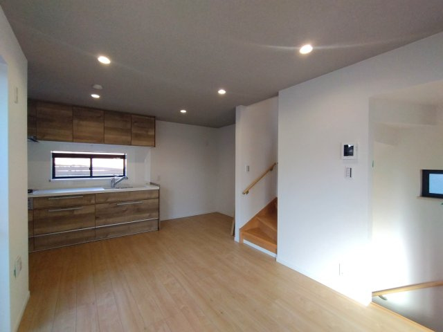 世田谷区上祖師谷二丁目戸建のキッチン|キッチンでお料理をお楽しみください