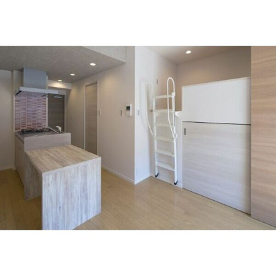 【居間・リビング】 | アイボリーポワント難波WEST