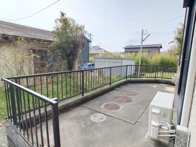 売中古戸建　牧之原市福岡の外観|3m程度の幅があるので、洗濯物や布団を十分に広げて干せます！