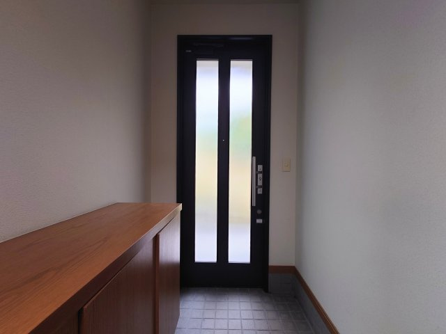 売中古戸建　牧之原市福岡の玄関|収納空間があるので、玄関がすっきり見えます！