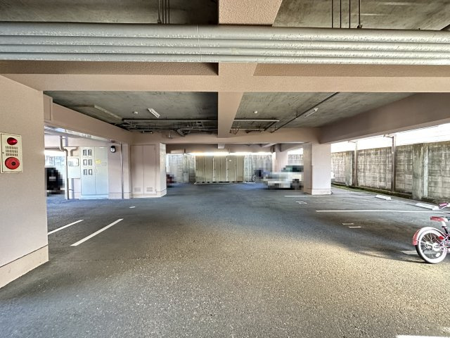 エトワール南御座の駐車場