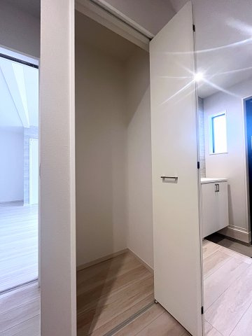 新築戸建・新築建売　二本松市油井2期　油井小・安達中の収納|廊下収納は日用品の保管やお掃除道具の収納に便利です！