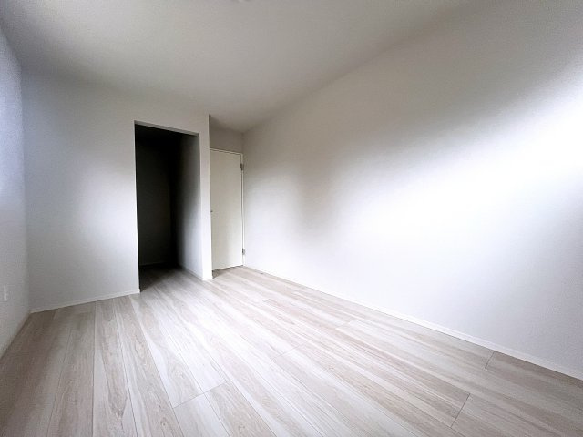 新築戸建・新築建売　二本松市油井2期　油井小・安達中の洋室|9帖の洋室は広々としておりご夫婦の主寝室におすすめです！