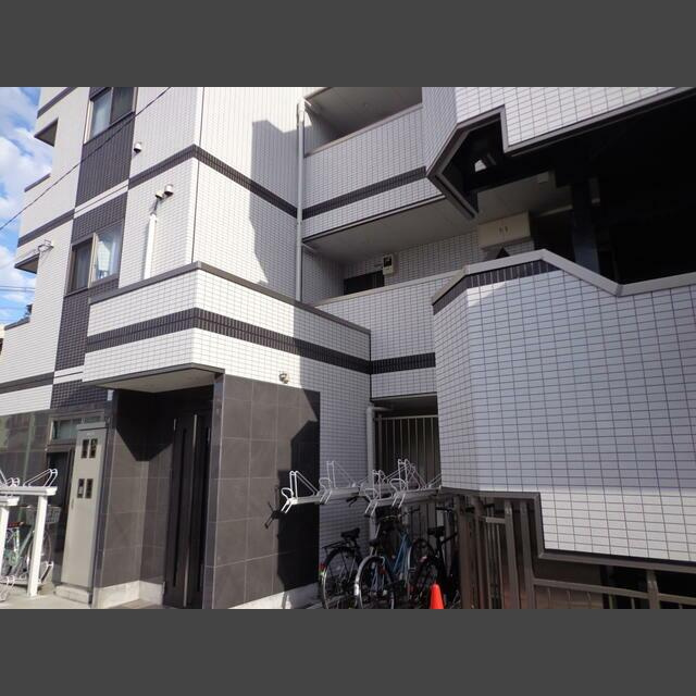 プロライズコート弐番館のエントランス
