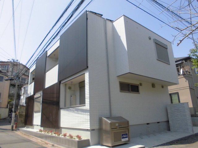 THE Ekolu House