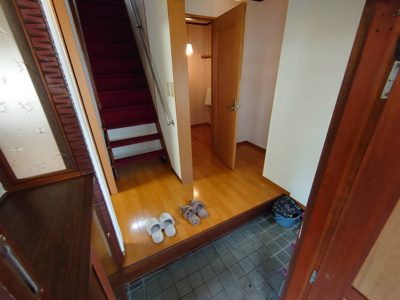 【玄関】 | 新野辺北町連棟住宅 | 玄関ホール　古臭くないですよ