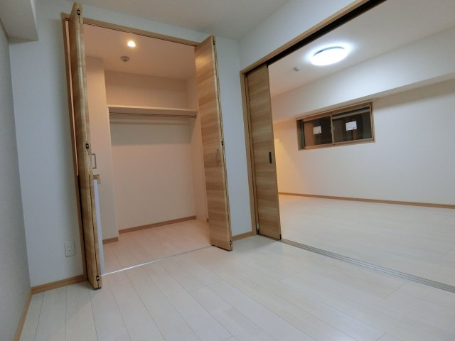 at.eastの寝室|クローゼット付の寝室です☆