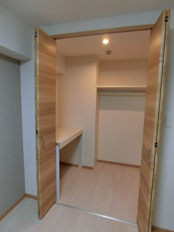 at.eastの収納|ウォークインクローゼットなので収納豊富です☆