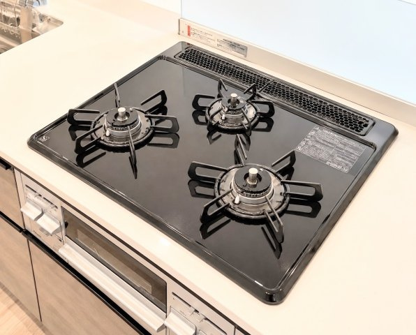 【キッチン】 | ルピナス台東レジデンス　秋葉原利用可/新御徒町まで6分/ペット飼育可/Reform物件 | ◆毎日使うものだからこそ、料理をする人にとって何口あるのかは重要なポイントですね！